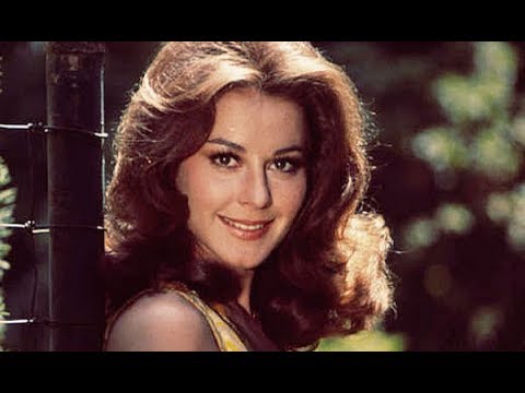Sherry Jackson Shoe Size and Body Measurements