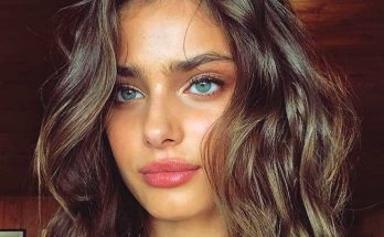 Taylor Hill Shoe Size and Body Measurements
