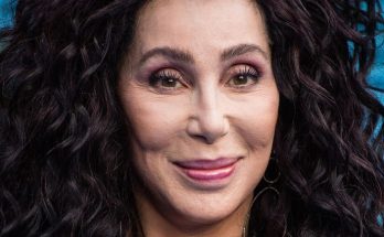 Cher Shoe Size and Body Measurements