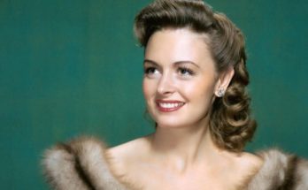 Donna Reed Shoe Size and Body Measurements