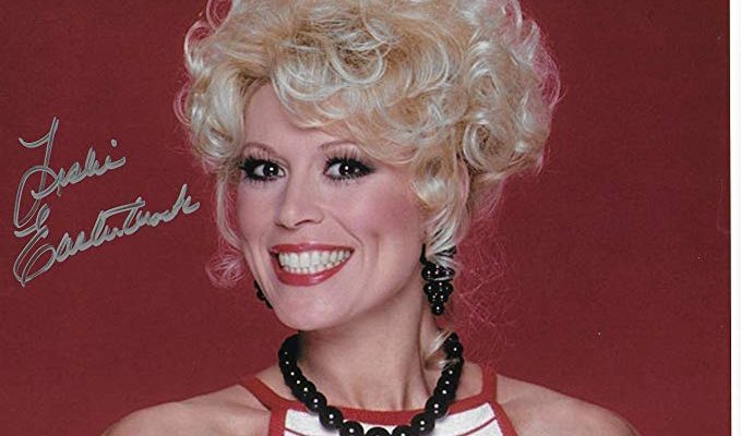 Leslie Easterbrook Shoe Size and Body Measurements