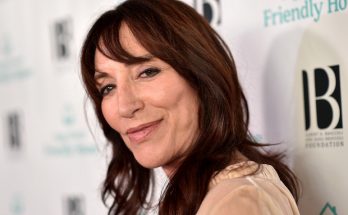 Katey Sagal Shoe Size and Body Measurements