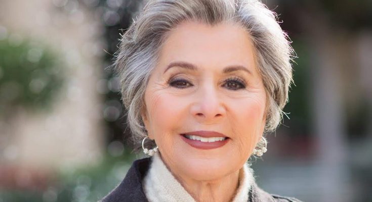 Barbara Boxer Shoe Size and Body Measurements