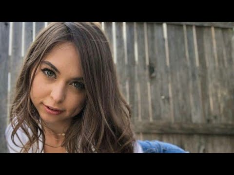 Riley Reid Shoe Size and Body Measurements