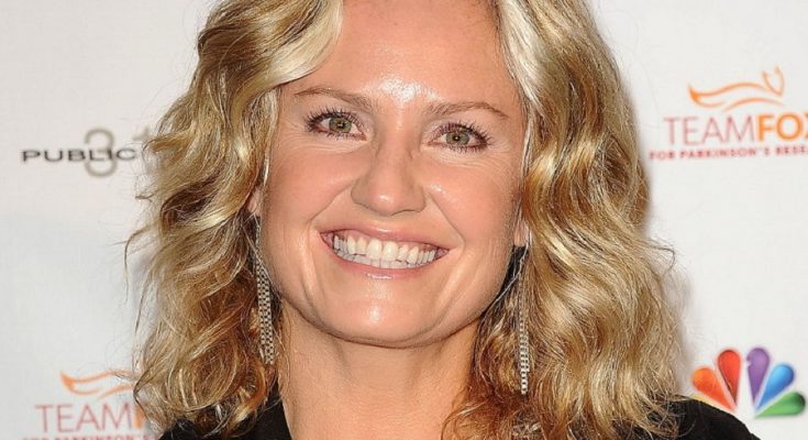 Sherry Stringfield Shoe Size and Body Measurements