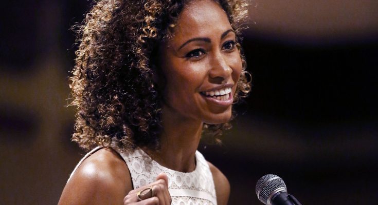 Sage Steele Shoe Size and Body Measurements