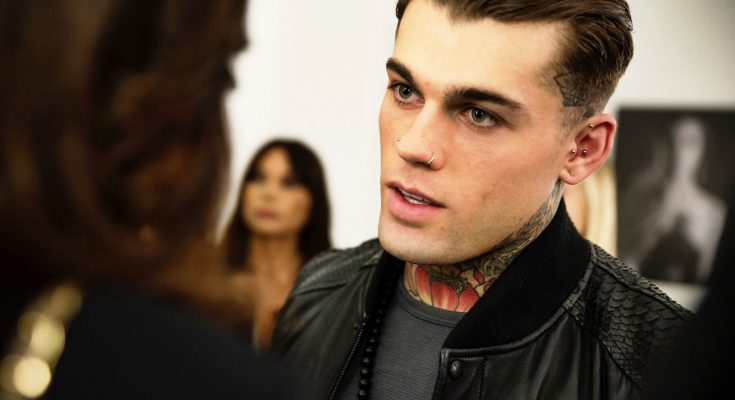 Stephen James(model) Shoe Size and Body Measurements