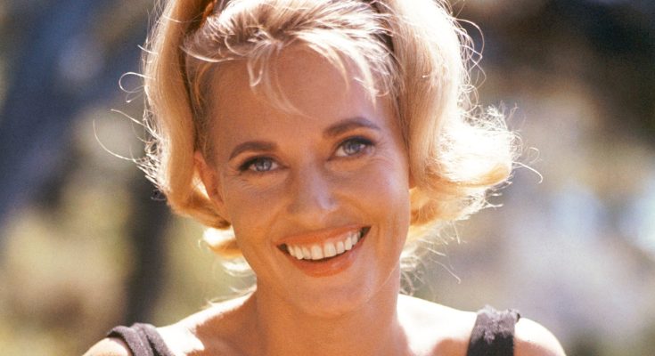 Lola Albright Shoe Size and Body Measurements