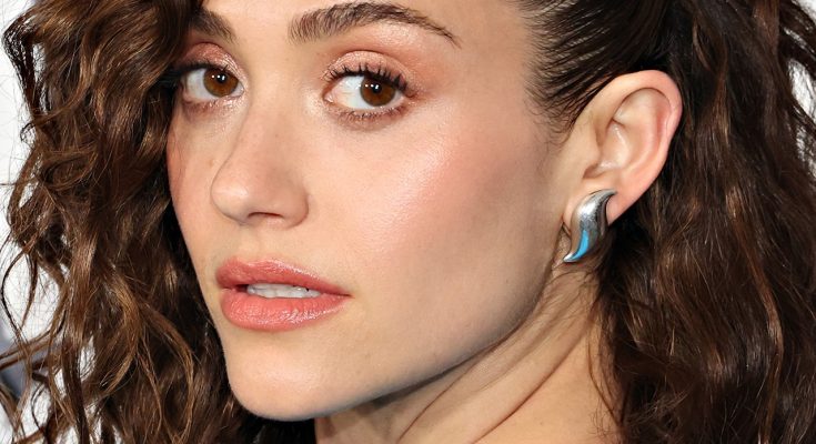 Emmy Rossum Shoe Size and Body Measurements